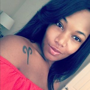 Meet your Posher, Janelle